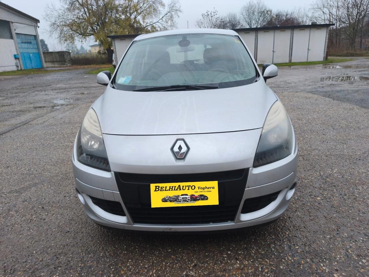 Renault Scenic 2012---1.5 Diesel