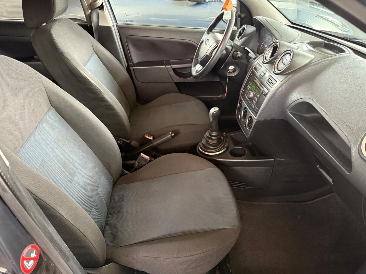 Ford Fiesta 1.4 TDCi 5p. Ghia GRANDINATA