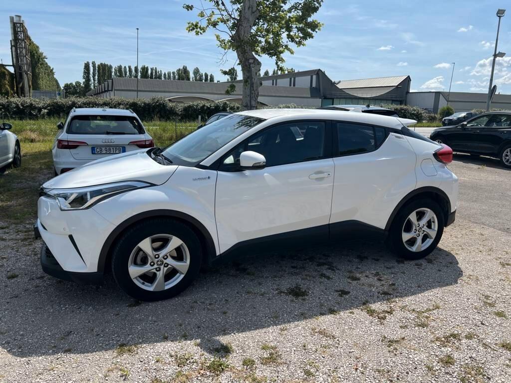 Toyota C-HR 1.8 Hybrid E-CVT Lounge