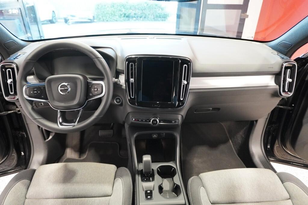VOLVO XC40 1.5 T2 129CV AUTOM. CORE ( FARI LED - COCKPIT - CRUISE - NAVI - MIRROR - PDC - TELECAMERA POST. - CERCHI 18 )