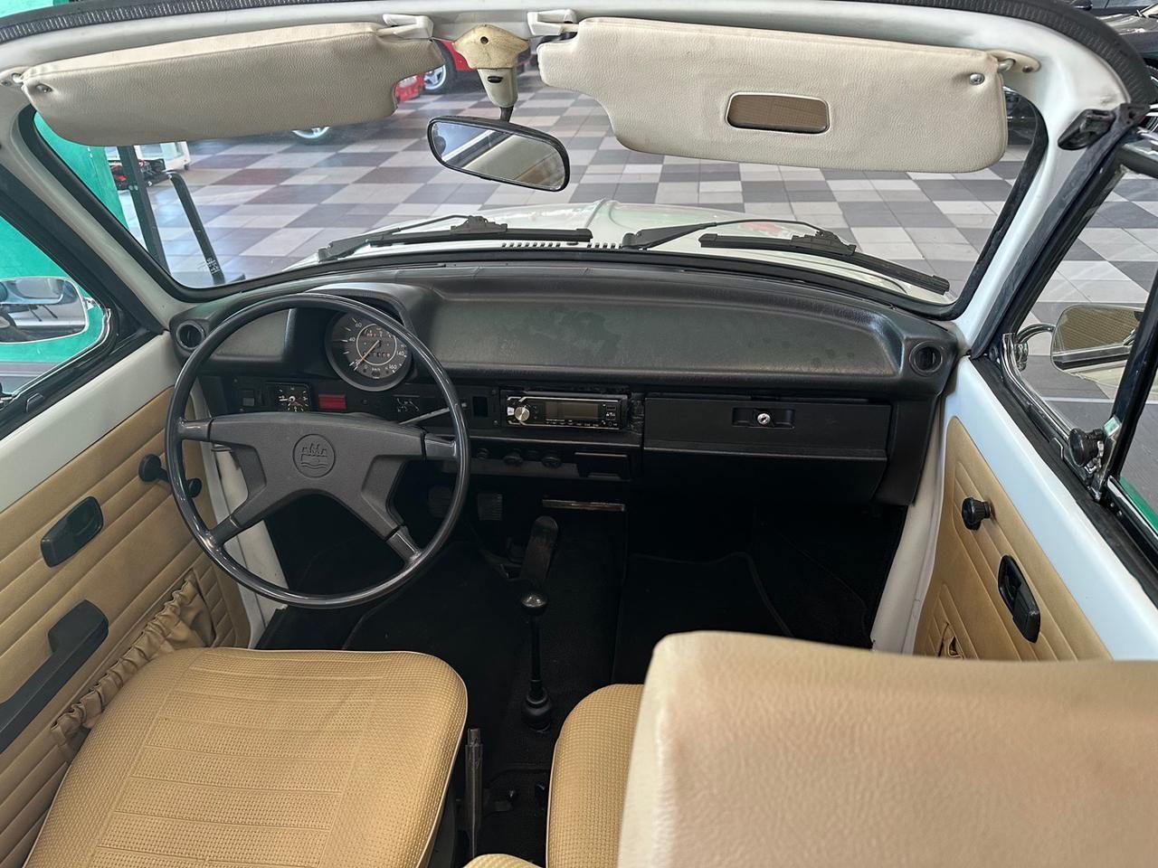 VOLKSWAGEN Maggiolino Cabrio*Completamente restaurata