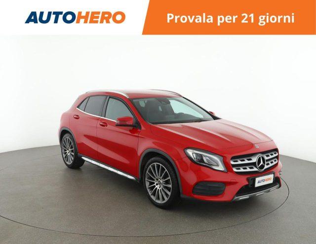 MERCEDES-BENZ GLA 200 Premium