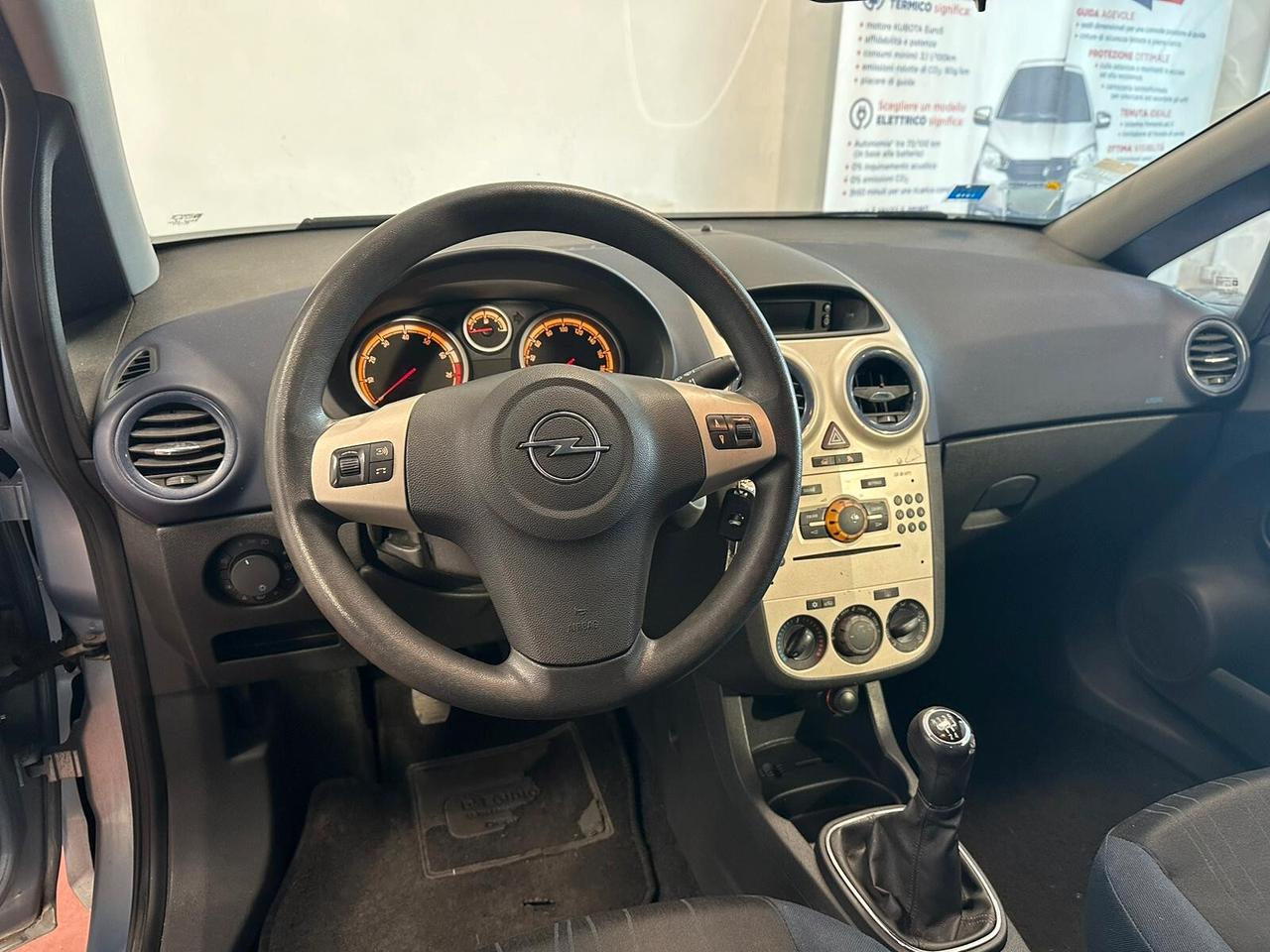 Opel Corsa 1.2 3 porte Club