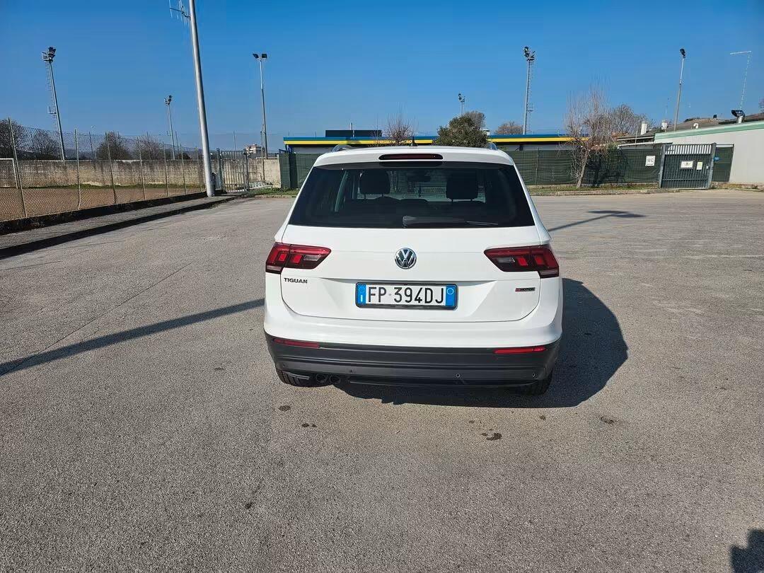 Volkswagen Tiguan 2.0 TDI SCR DSG 4MOTION Business BMT