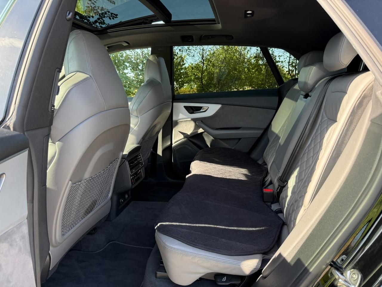 Audi Q8 55 TFSI quattro tiptronic Sport