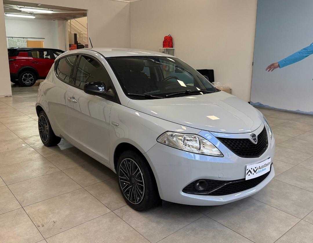 LANCIA Ypsilon 3ª serie - Ypsilon 1.0 FireFly 5 porte S&S Hybrid Ecochic Gold