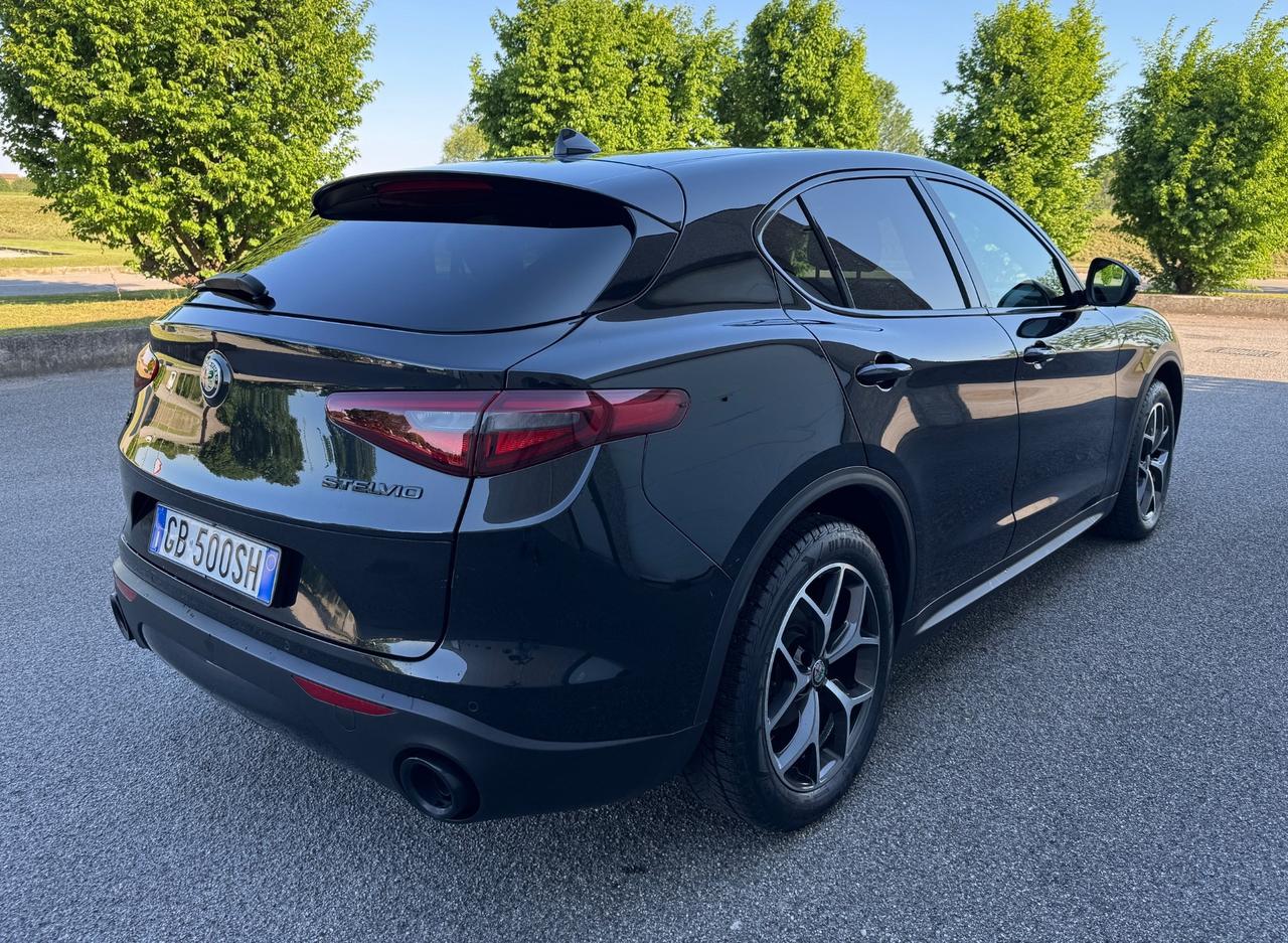 Alfa Romeo Stelvio 2.2 Turbodiesel 190 CV AT8 Q4 Sprint