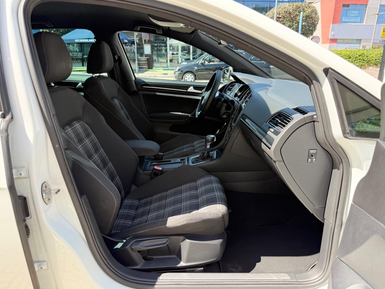 Volkswagen Golf GTD DSG Sport Edition
