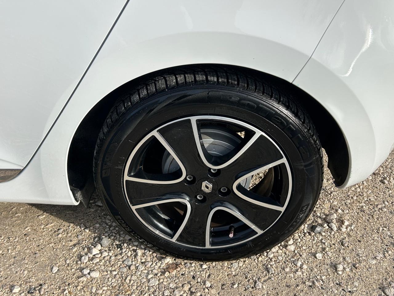 Renault Clio Full Hybrid E-Tech 140 CV 5 porte Intens