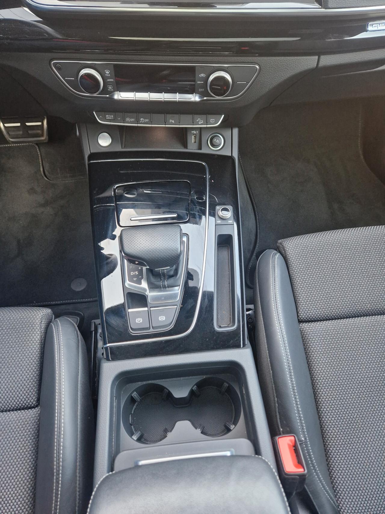 Audi Q5 SPB 45 TFSI quattro S tronic Identity Black
