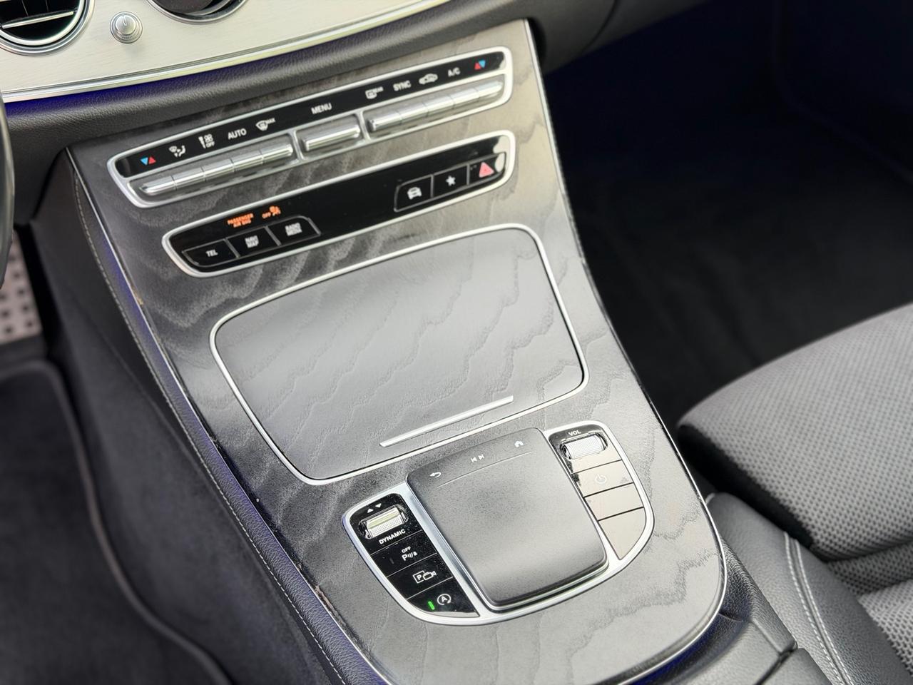 Mercedes-benz E 200d PREMIUM LED DISTRONIC FULL