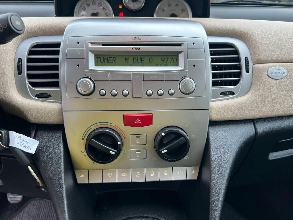 Lancia Ypsilon 1.3 MJT 75 CV Platino
