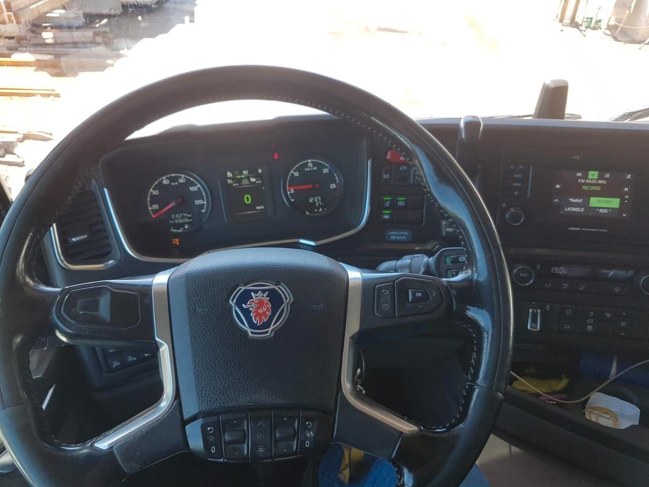 Scania G 500 tre assi cassone fisso