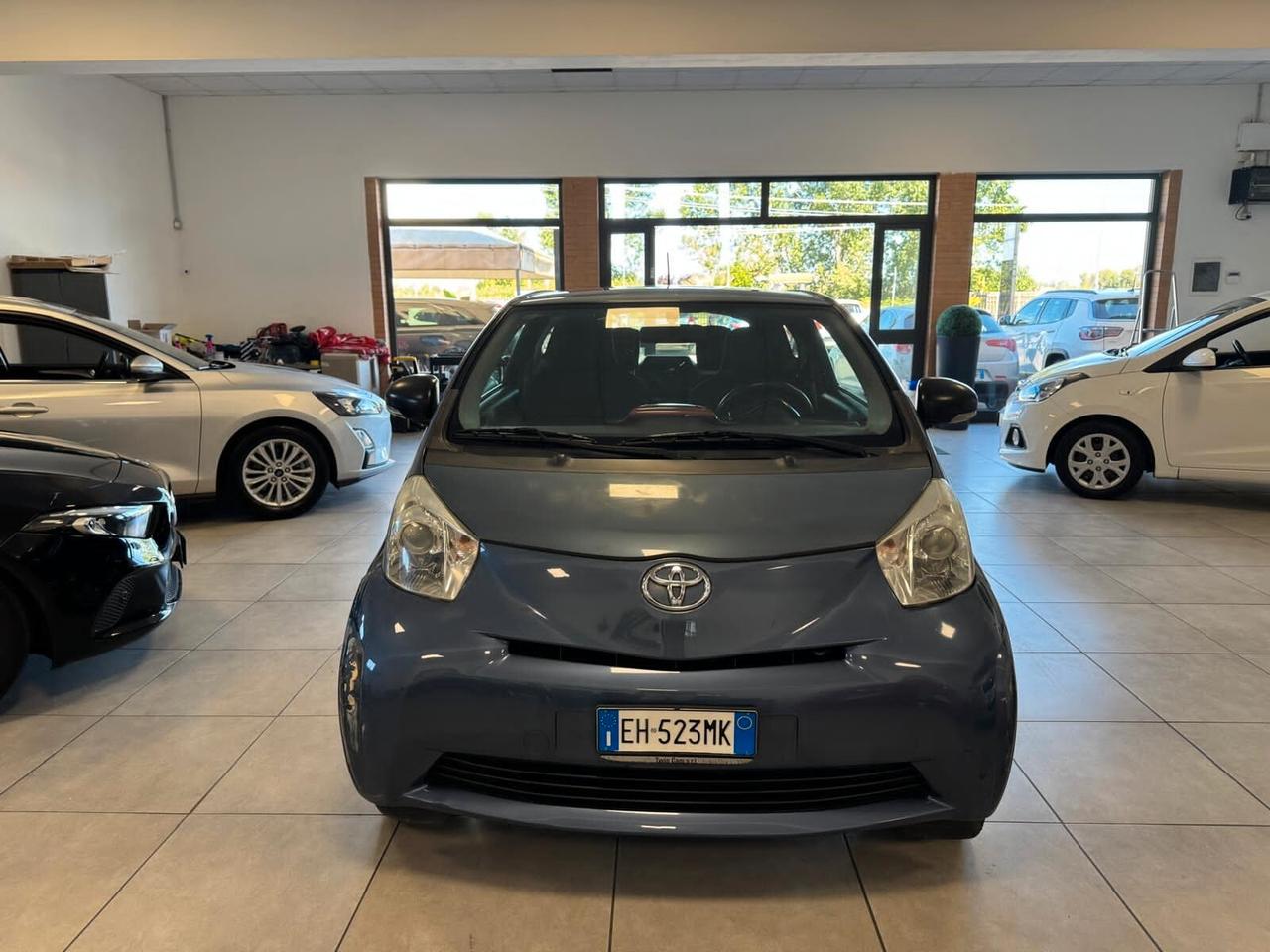 Toyota iQ 1.0 BENZ 68CV AUTOMATICA 2011