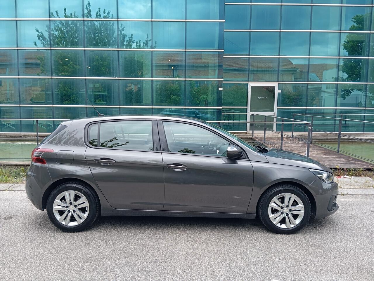 Peugeot 308 BlueHDI 130 CV STYLE NAVI SENSOSRI E 255