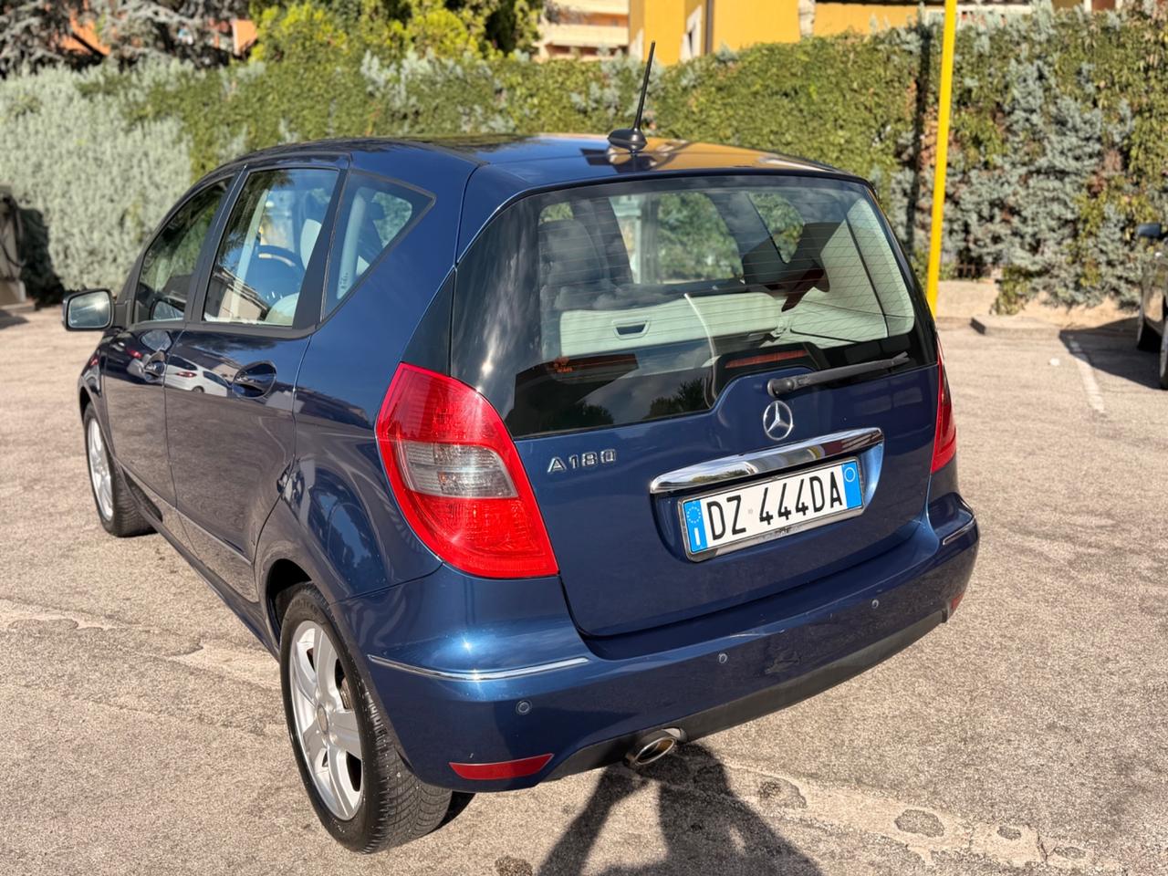 MERCEDES A180 automatico benzina neopatentati