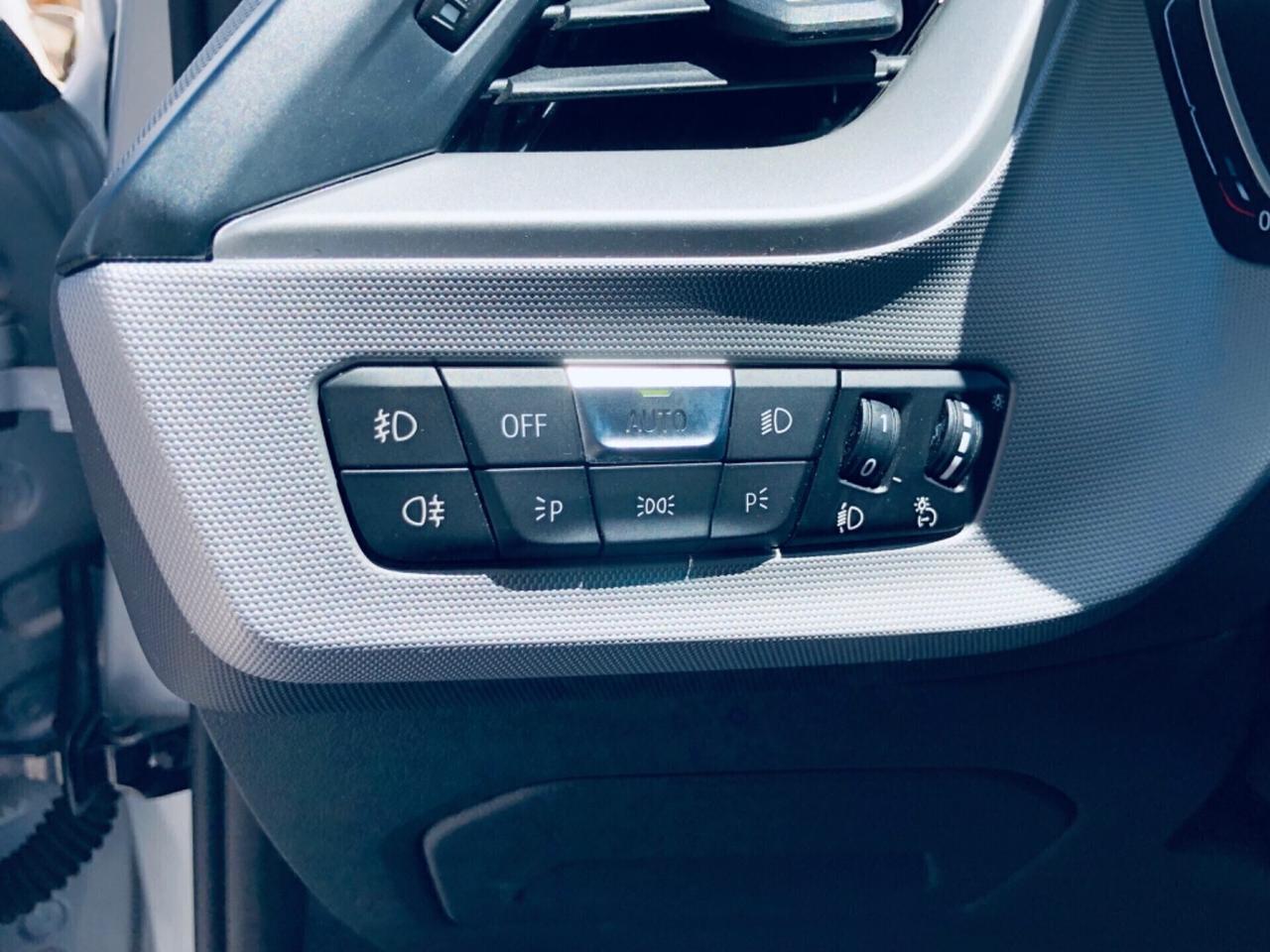 Bmw 116 118d 5p. AUTOMATICA-TELECAM- SPORT argento