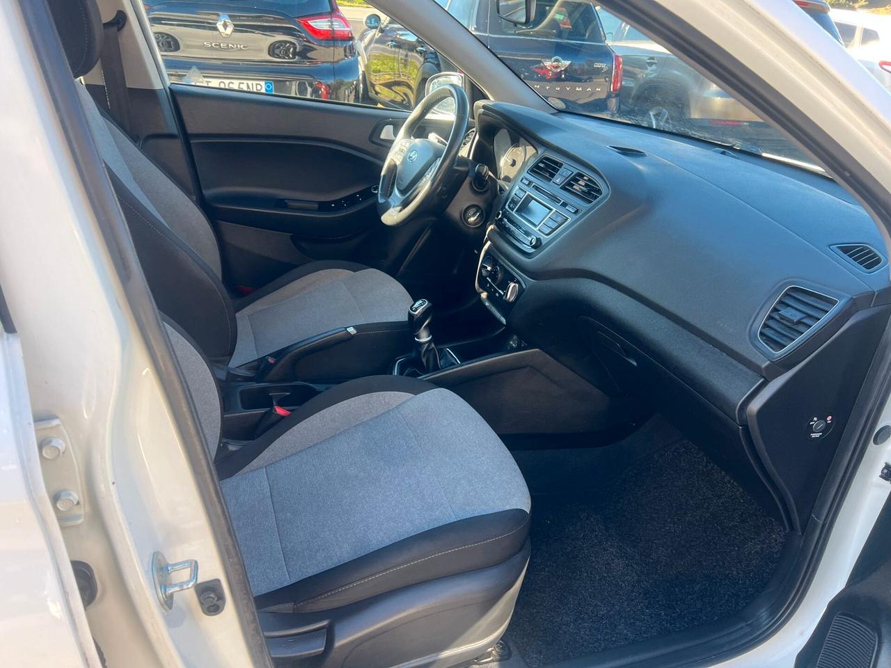 Hyundai i20 1.1 CRDi 12V 5 porte Comfort *NEOPATENTATI