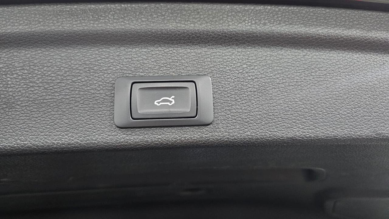 NUOVA AUDI Q3 SPORTBACK S-LINE EDITION 35 TDI 150CV S-TRONIC IDENTITY BLACK