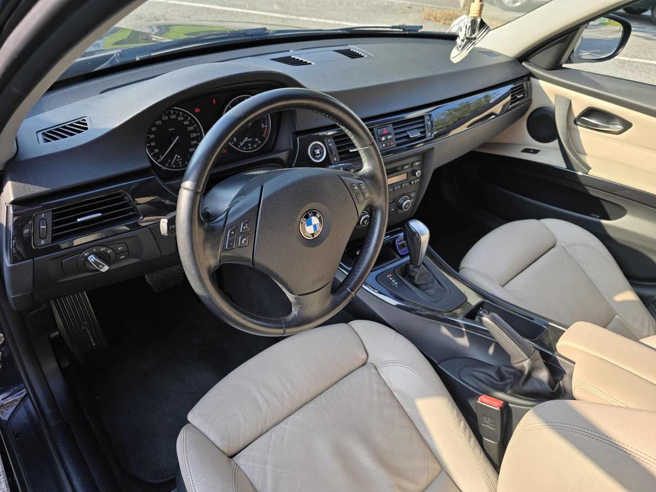 BMW 320 d Touring Attiva
