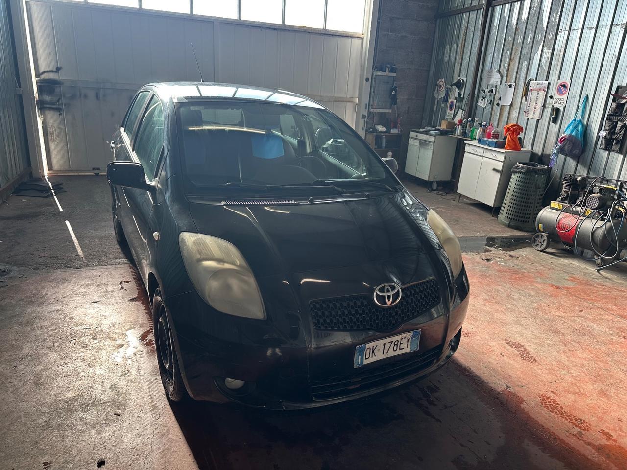 Toyota Yaris 1.3 5 porte Luna