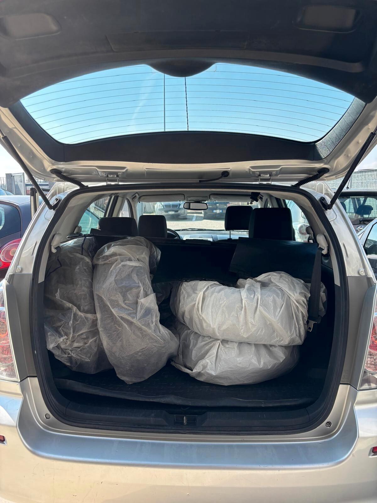 Toyota Corolla Verso 1.8 16V Sol 7 POSTI tagliandata sempre in concessionario toyota UNICO PROPRIETARIO