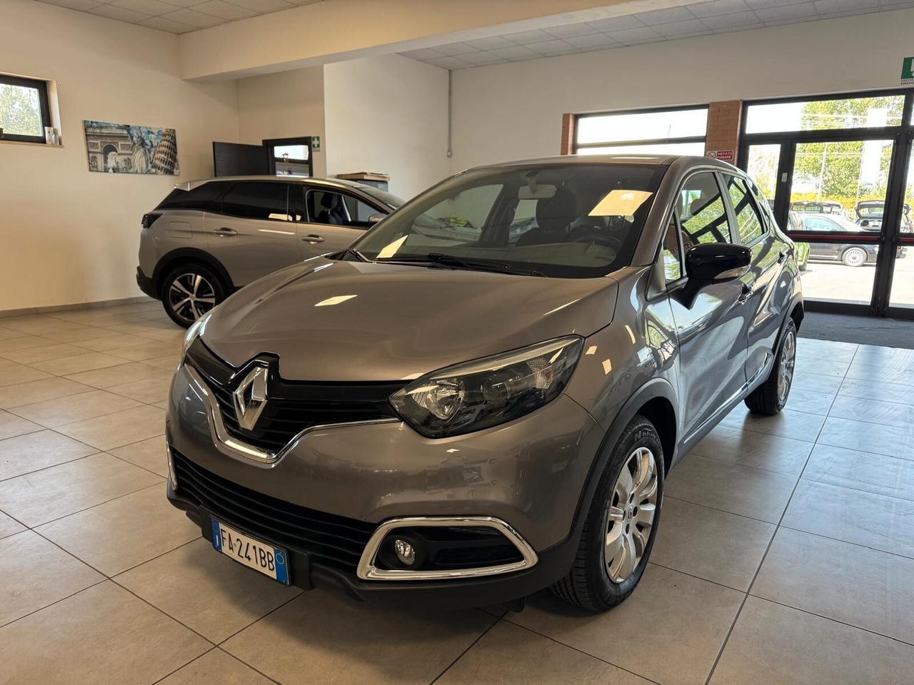 Renault Captur 0.9 TCE BENZ 90CV S&S ZEN UNIPRO 2015