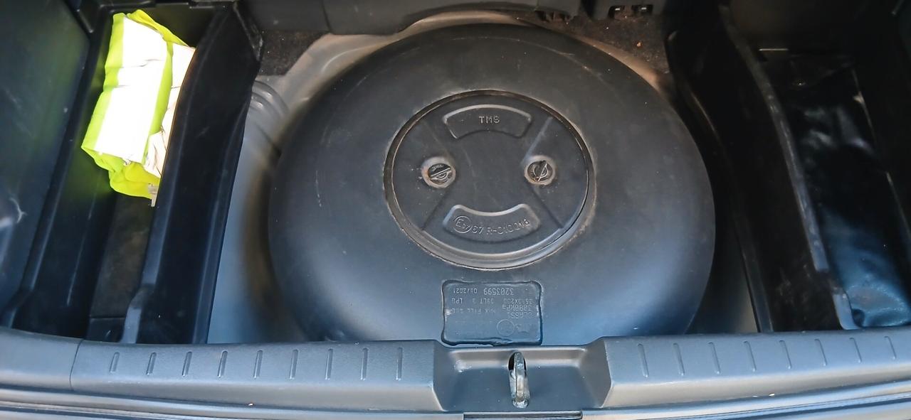 TOYOTA YARIS 1.0 GPL 5 PORTE PARI AL NUOVO