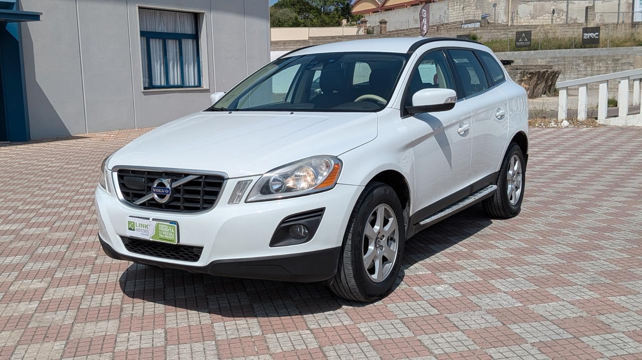 Volvo XC 60 XC60 D5 AWD Geartronic Summum