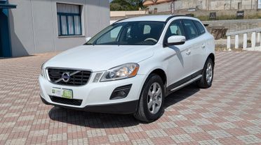Volvo XC 60 XC60 D5 AWD Geartronic Summum