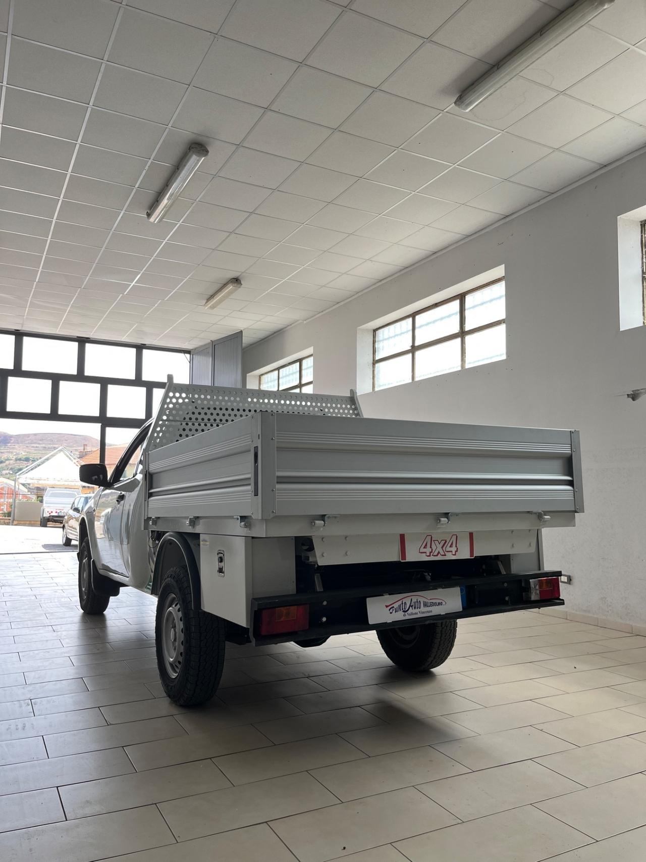 Mitsubishi L200 2.5 DI-D/136CV Club Cab Invite DPF