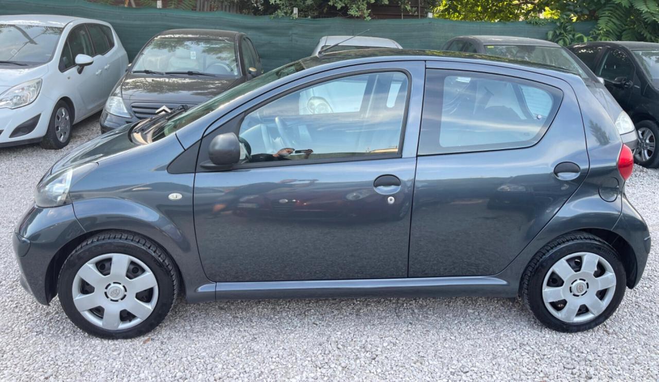 Toyota Aygo 1.0 12V VVT-i 5 porte Sound
