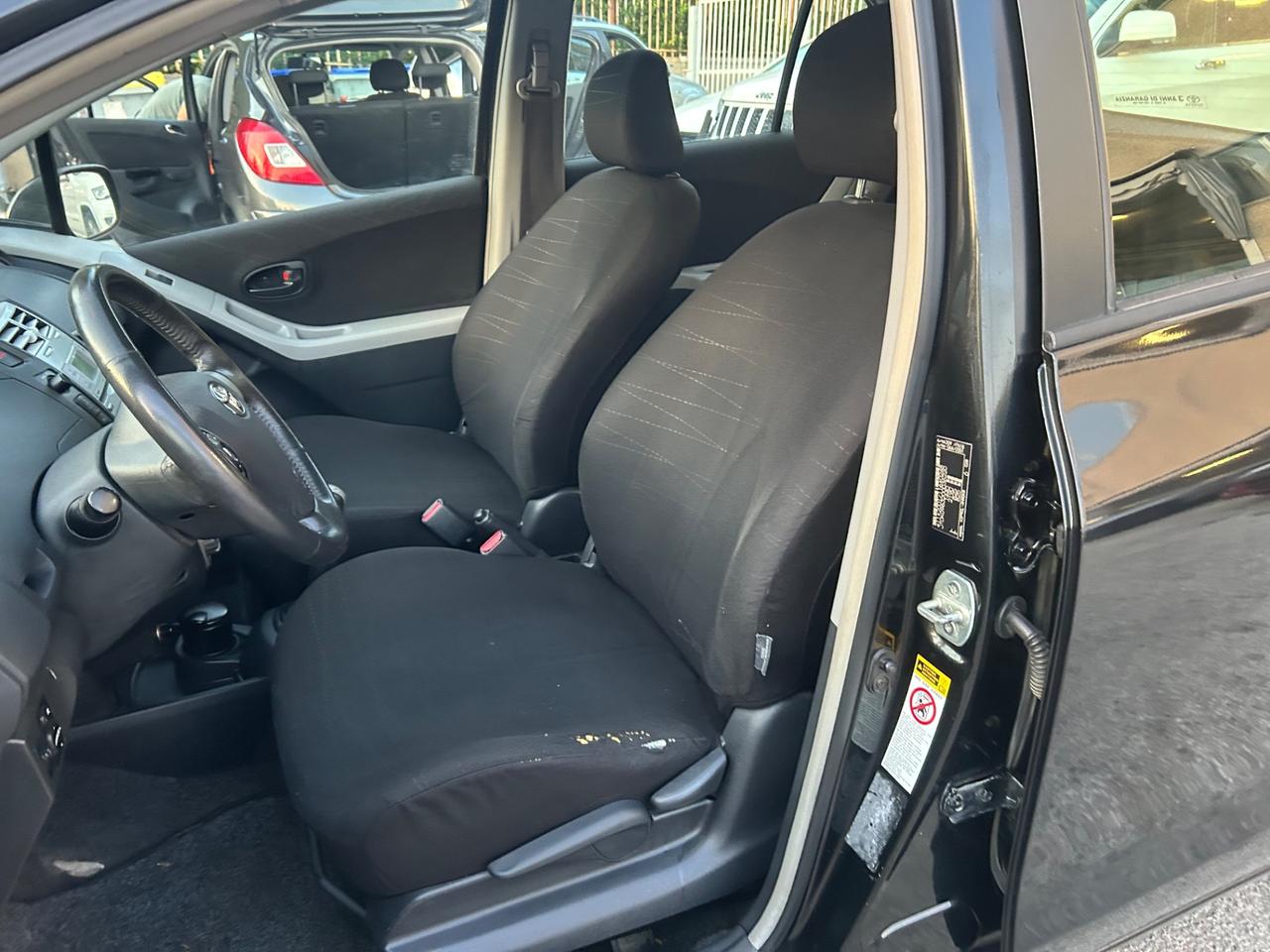 Toyota Yaris 1.0 5 porte Sol