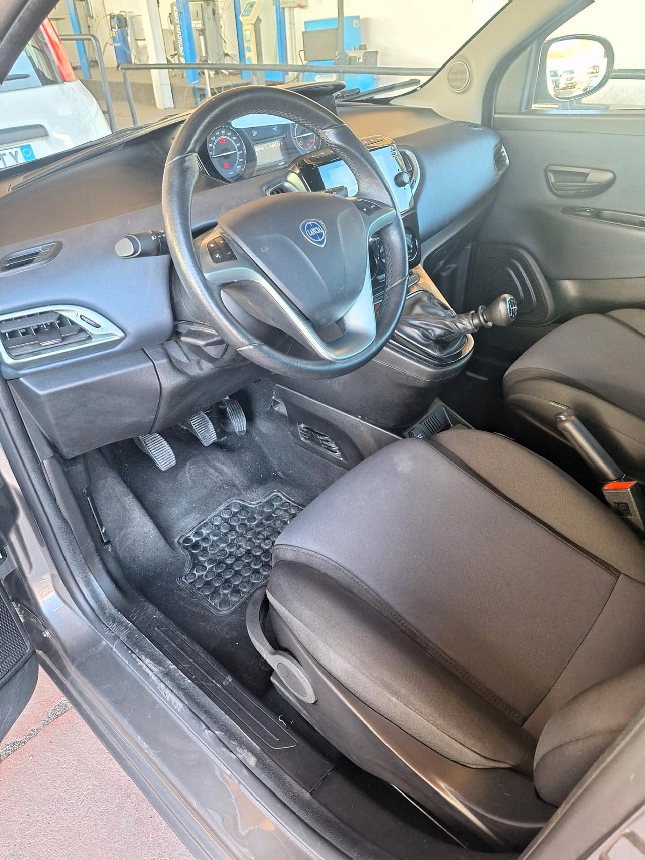 Lancia Ypsilon 1.0 FireFly 5 porte S&S Hybrid Gold Plus n101164