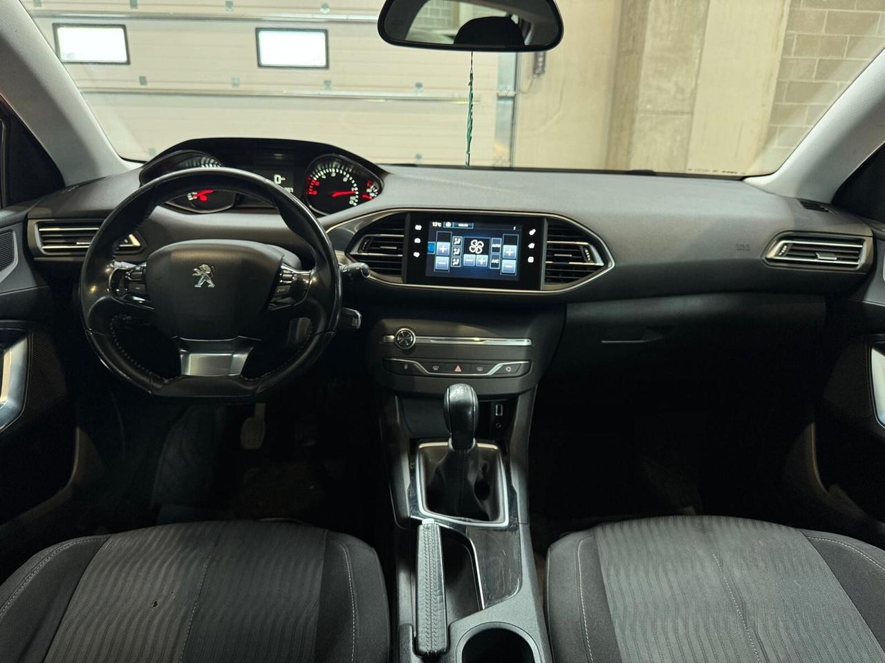 Peugeot 308 II 2015 5p 1.6 hdi 8v Active 92cv fap