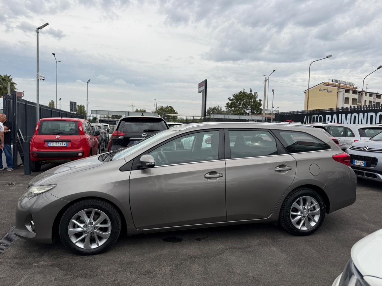 Toyota Auris Touring Sports 1.4 D-4D Lounge