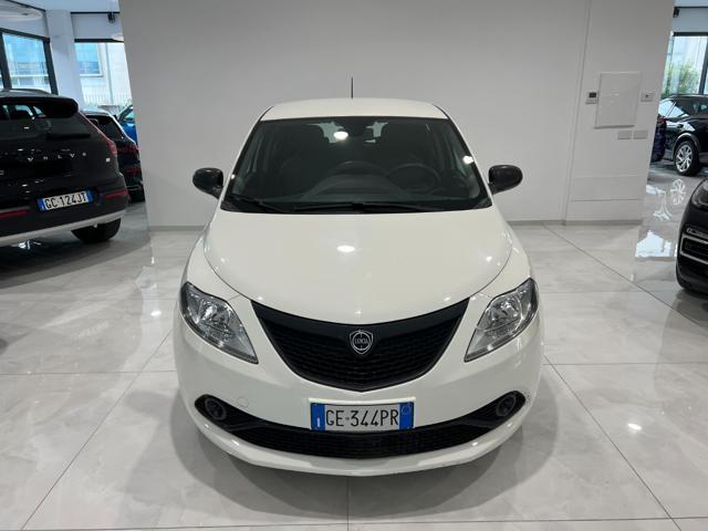 LANCIA Ypsilon 1.0 FireFly 5 porte S&S Hybrid Ecochic Silver