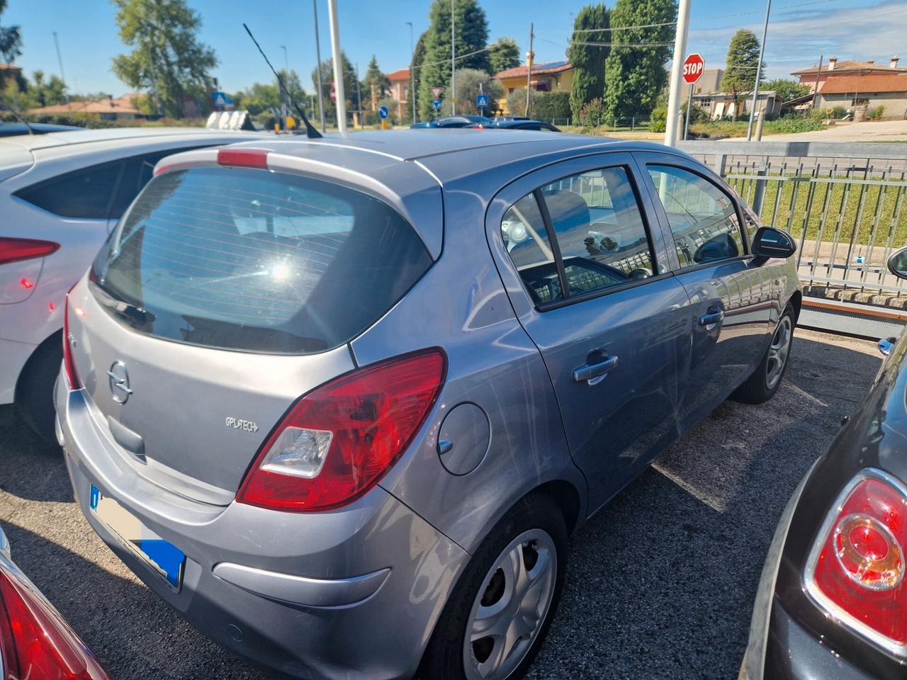 Opel Corsa 1.2 80CV 5 porte GPL-TECH Edition