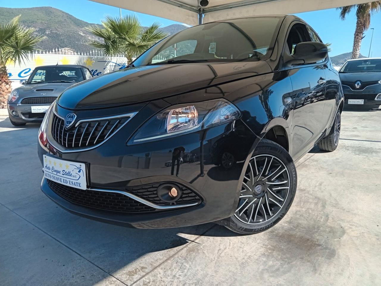 Ypsilon 1.0 Hybrid VETTURA PERFETTA QUALS PROVA
