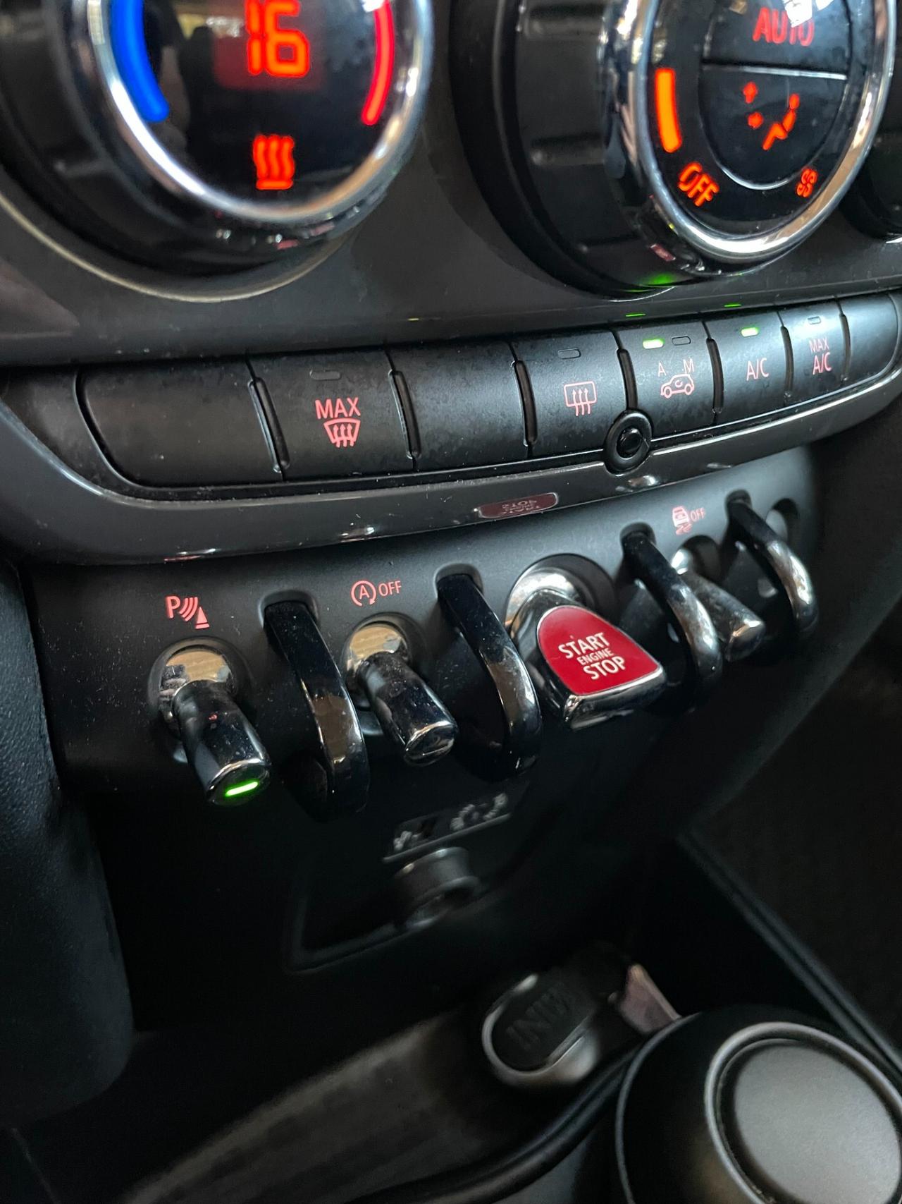 Mini Cooper D Countryman Mini 2.0 Cooper D Business Countryman ALL4 Automatica