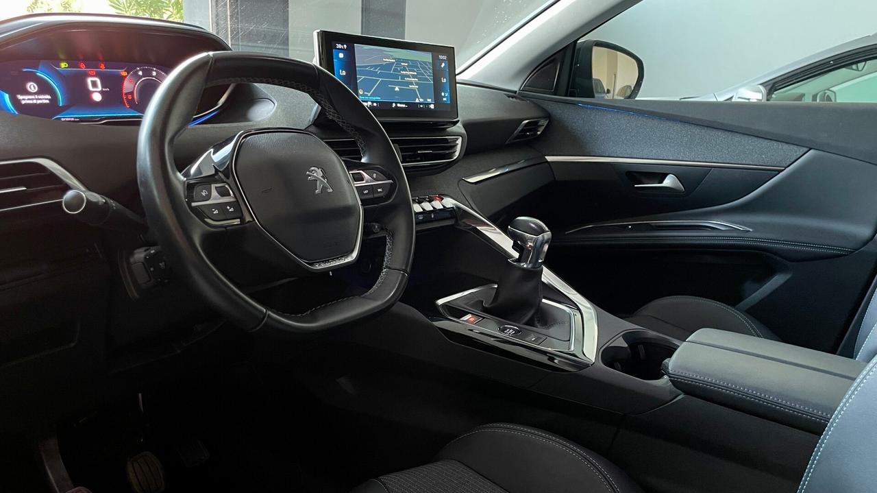 PEUGEOT 3008 1.5 BLUEHDI ALLURE 131CV - FULL LED, VIRTUAL COCKPIT, NEOPATENTATI