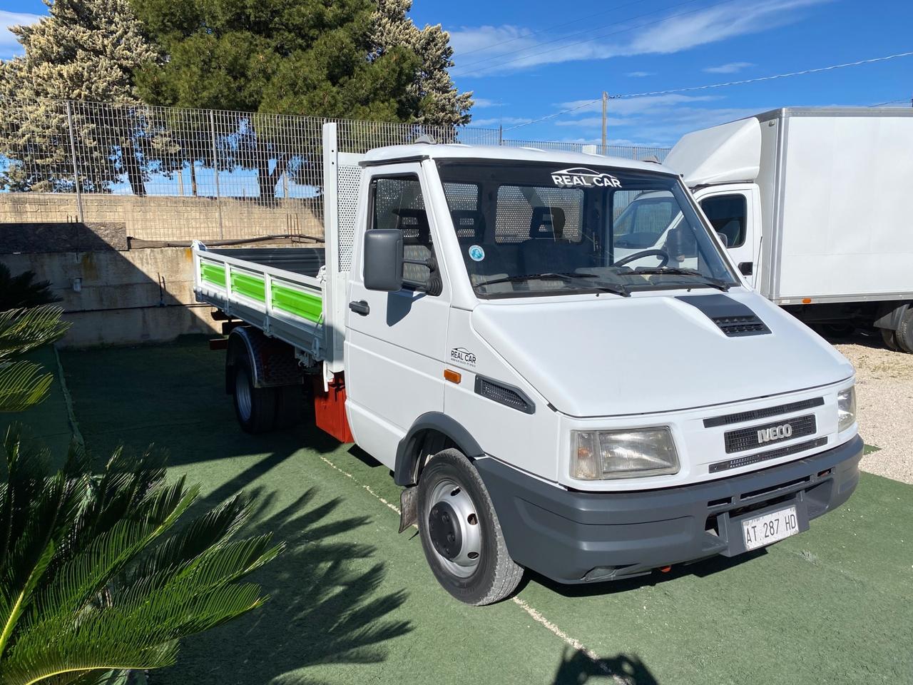 Iveco Daily 35-12 Ribaltabile Trilaterale 3 Posti