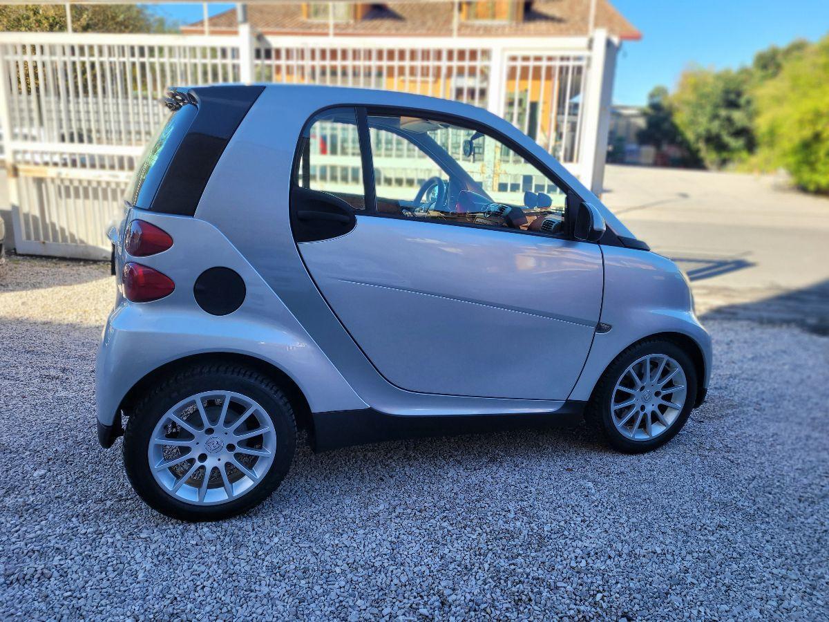 SMART - Fortwo - 1000 52 kW coupé limited one