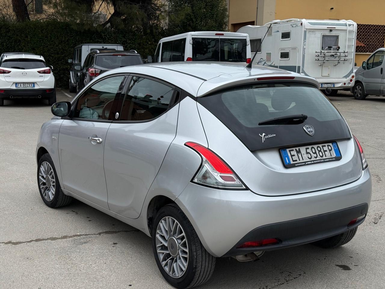 Lancia Ypsilon 1.2 69 CV 5 porte GPL Ecochic Gold