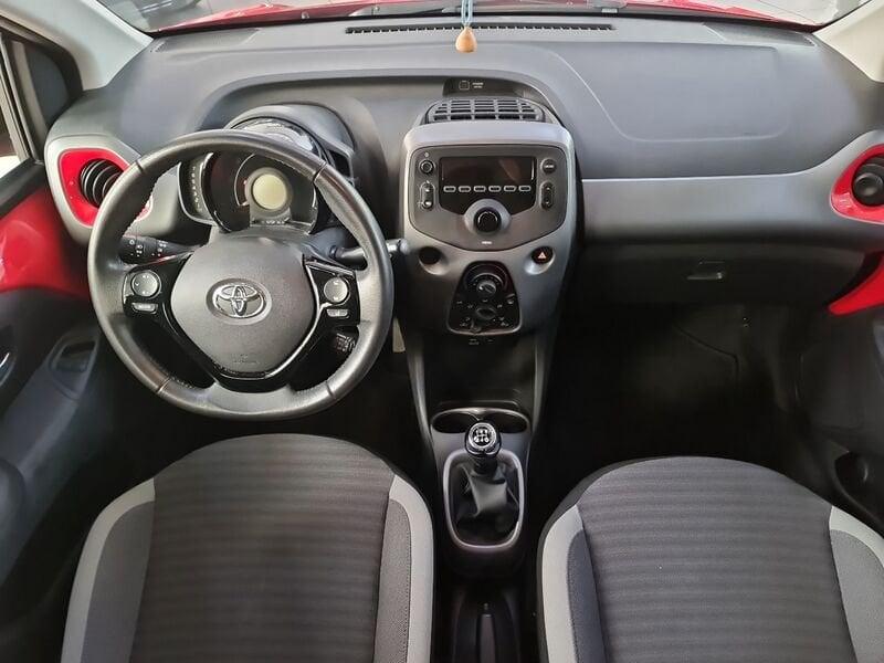 Toyota Aygo Connect 1.0 VVT-i 72 CV 5 porte x-cool