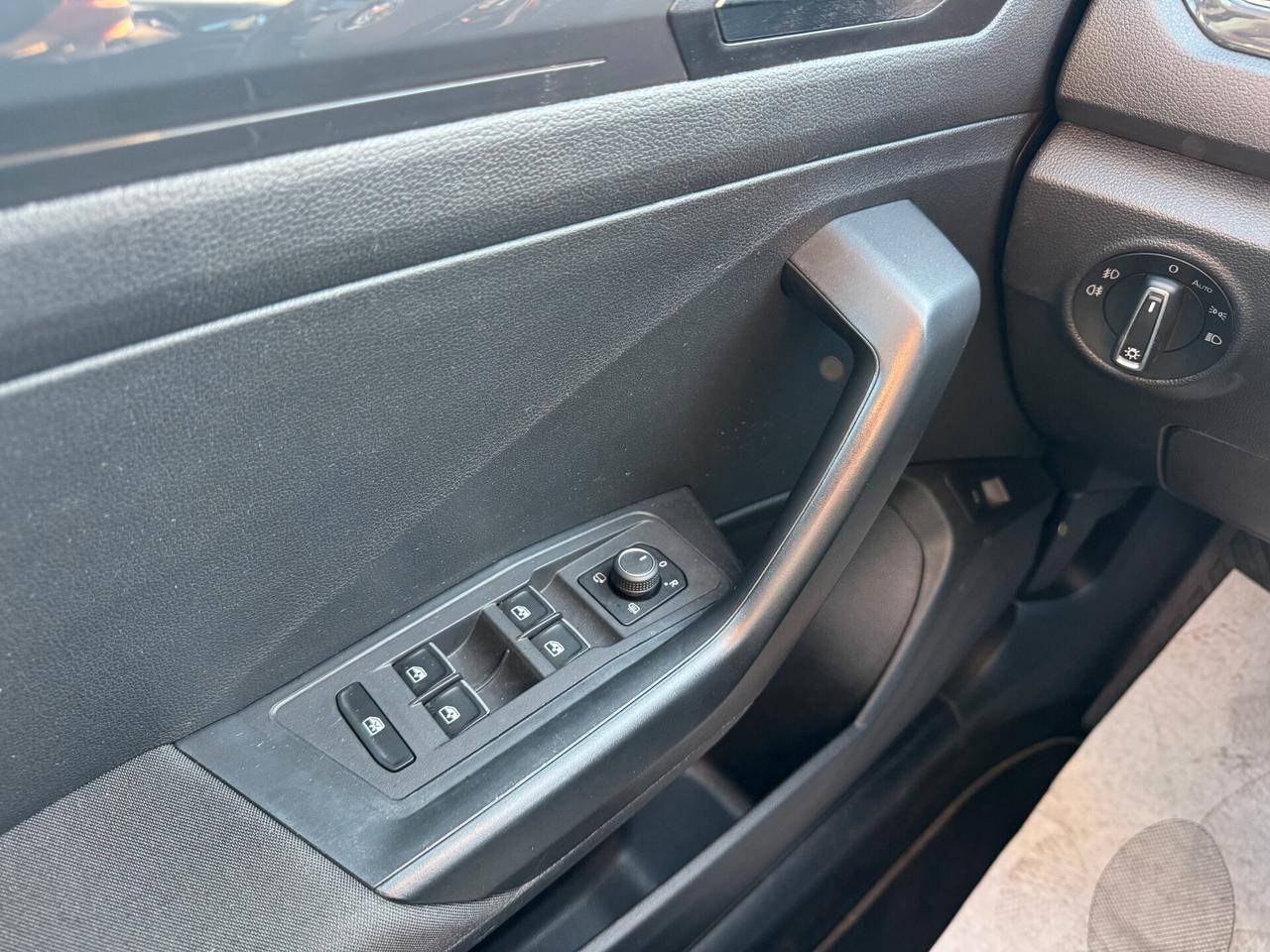 Volkswagen T-Roc 2.0TDI 150CV DSG 4x4 Adv. BlueM. Tech.