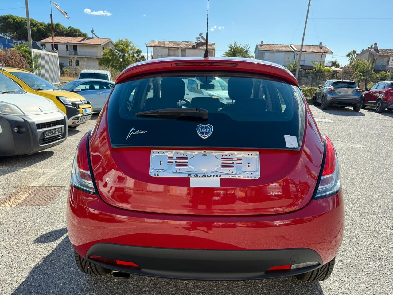 Lancia Ypsilon 1.2 Black&Red