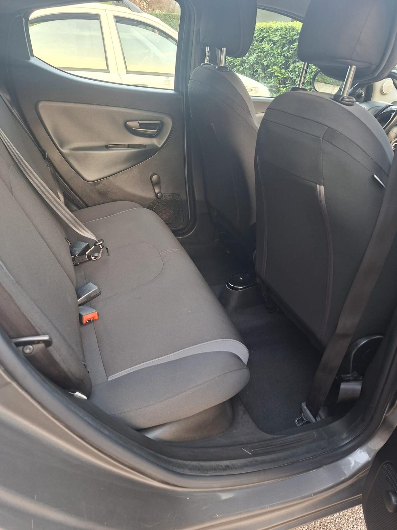 Lancia Ypsilon 0.9 TwinAir 85 CV 5 porte S&S DFN Platinum