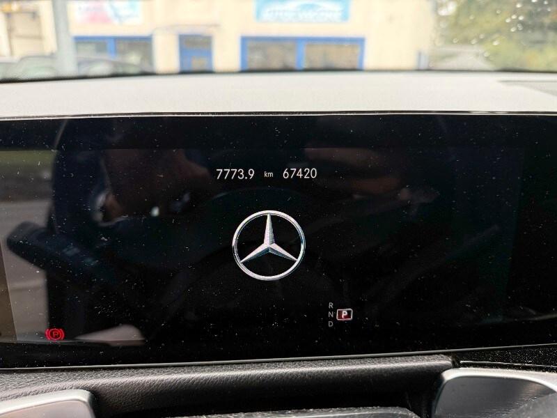 MERCEDES GLB (X247) GLB 200 d Automati...