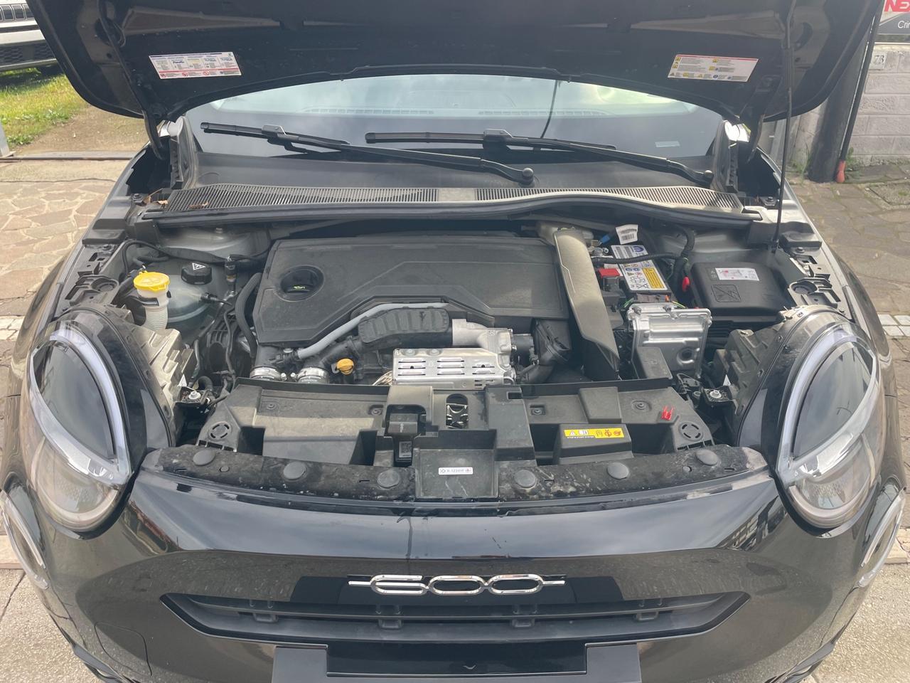 Fiat 600 Hybrid 136 CV DCT MHEV La Prima